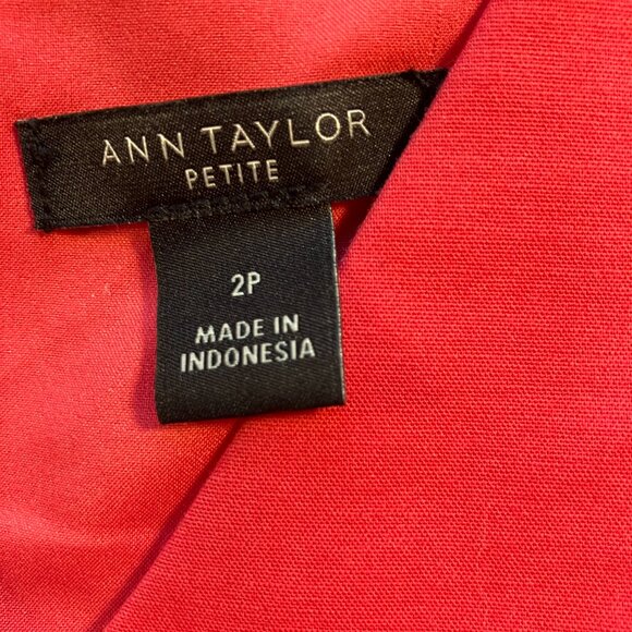 Ann Taylor Coral Red Fitted Sheath Dress Sz 2P - Picture 2 of 4
